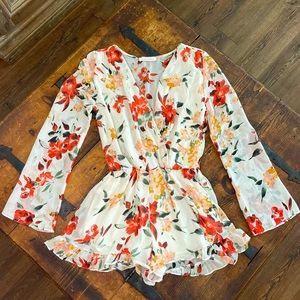 HONEY PUNCH brand new, long sleeve, floral romper